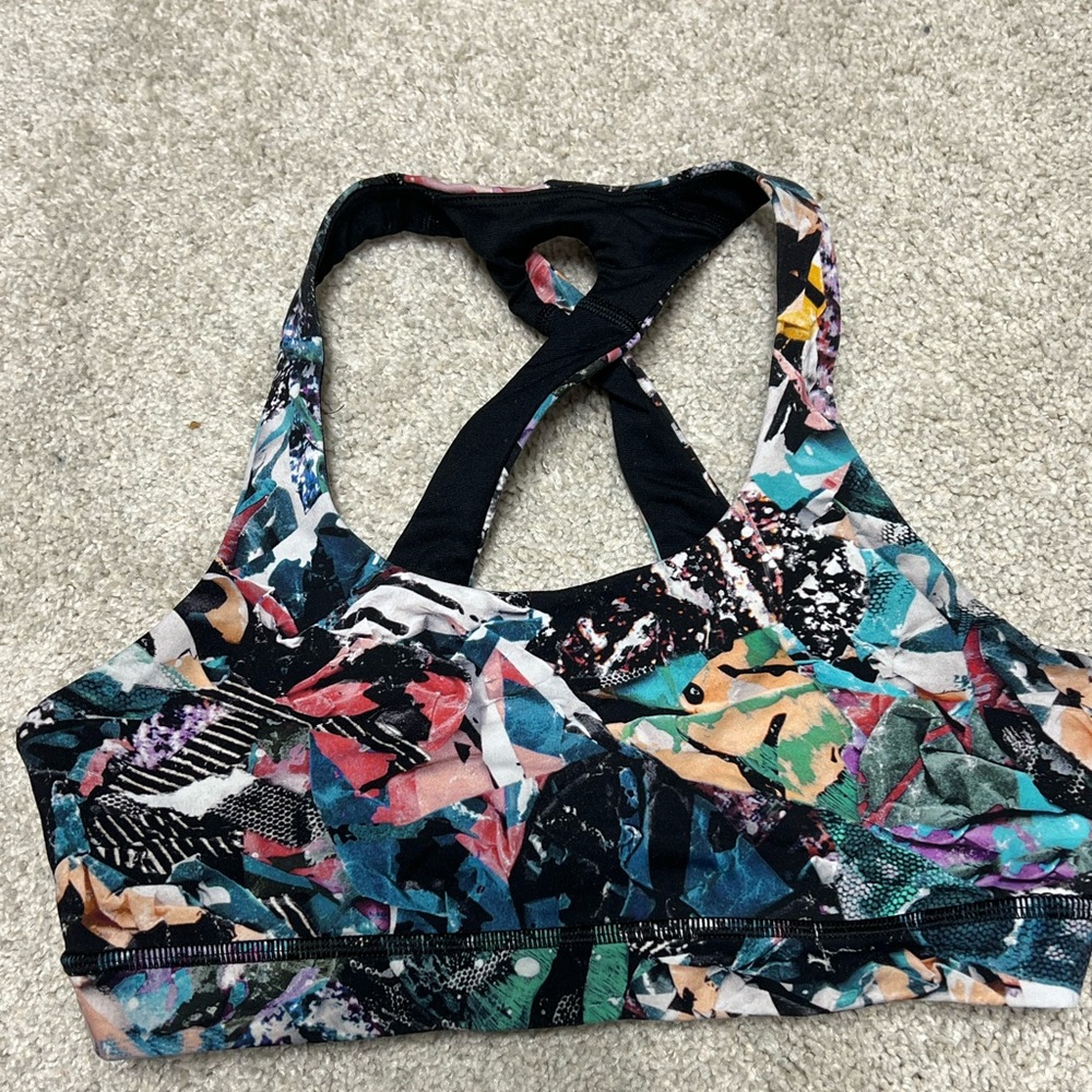 Lululemon time to sweat bra. Size 6